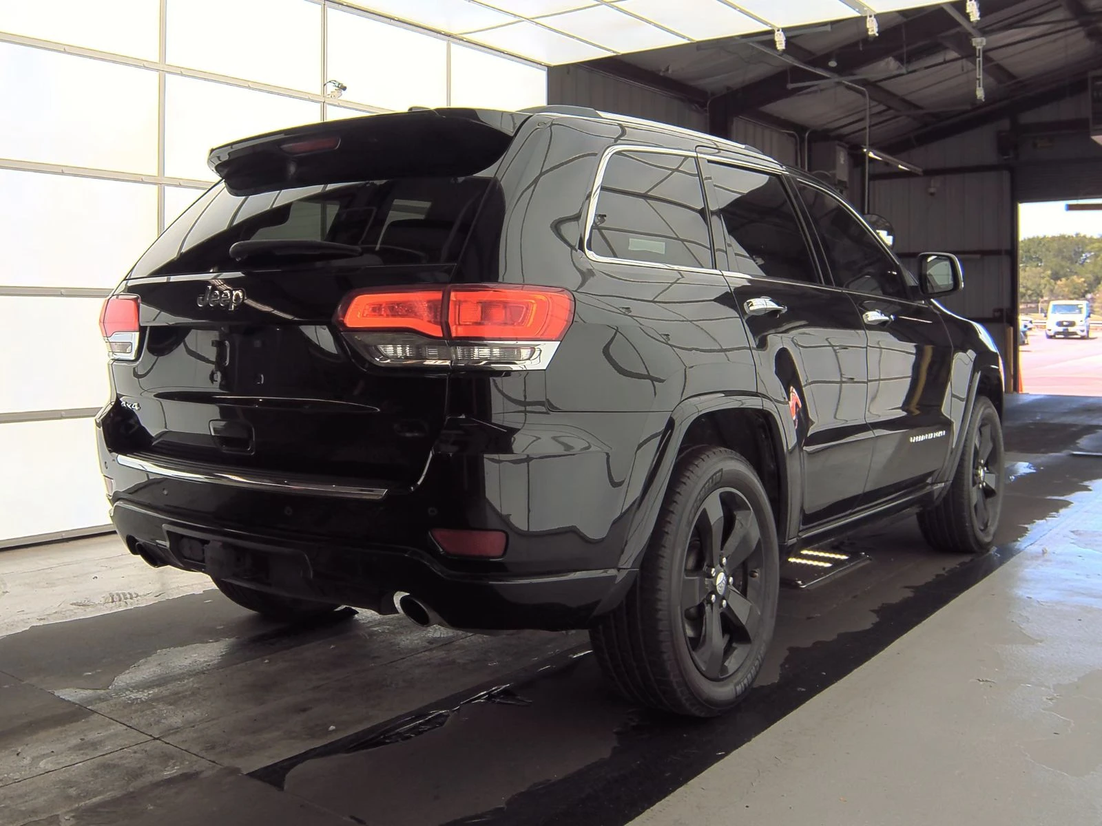 Jeep Grand cherokee OVERLAND 5.7L - изображение 4