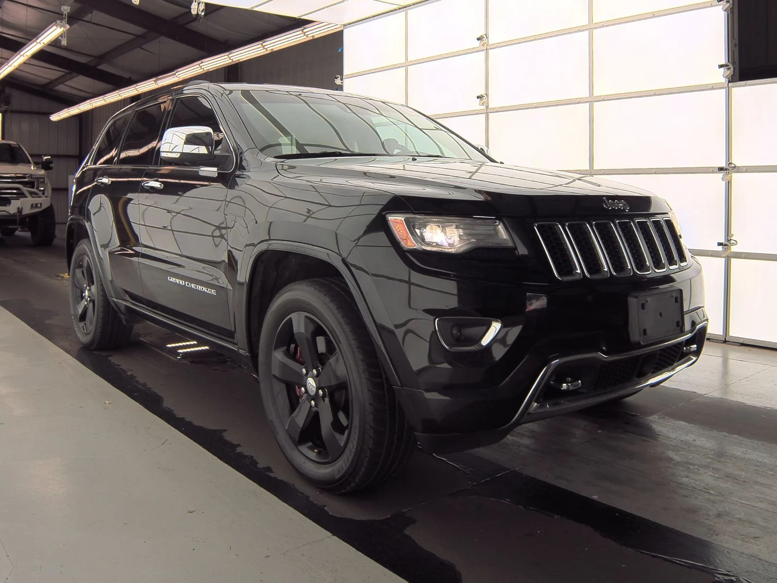 Jeep Grand cherokee OVERLAND 5.7L - изображение 3