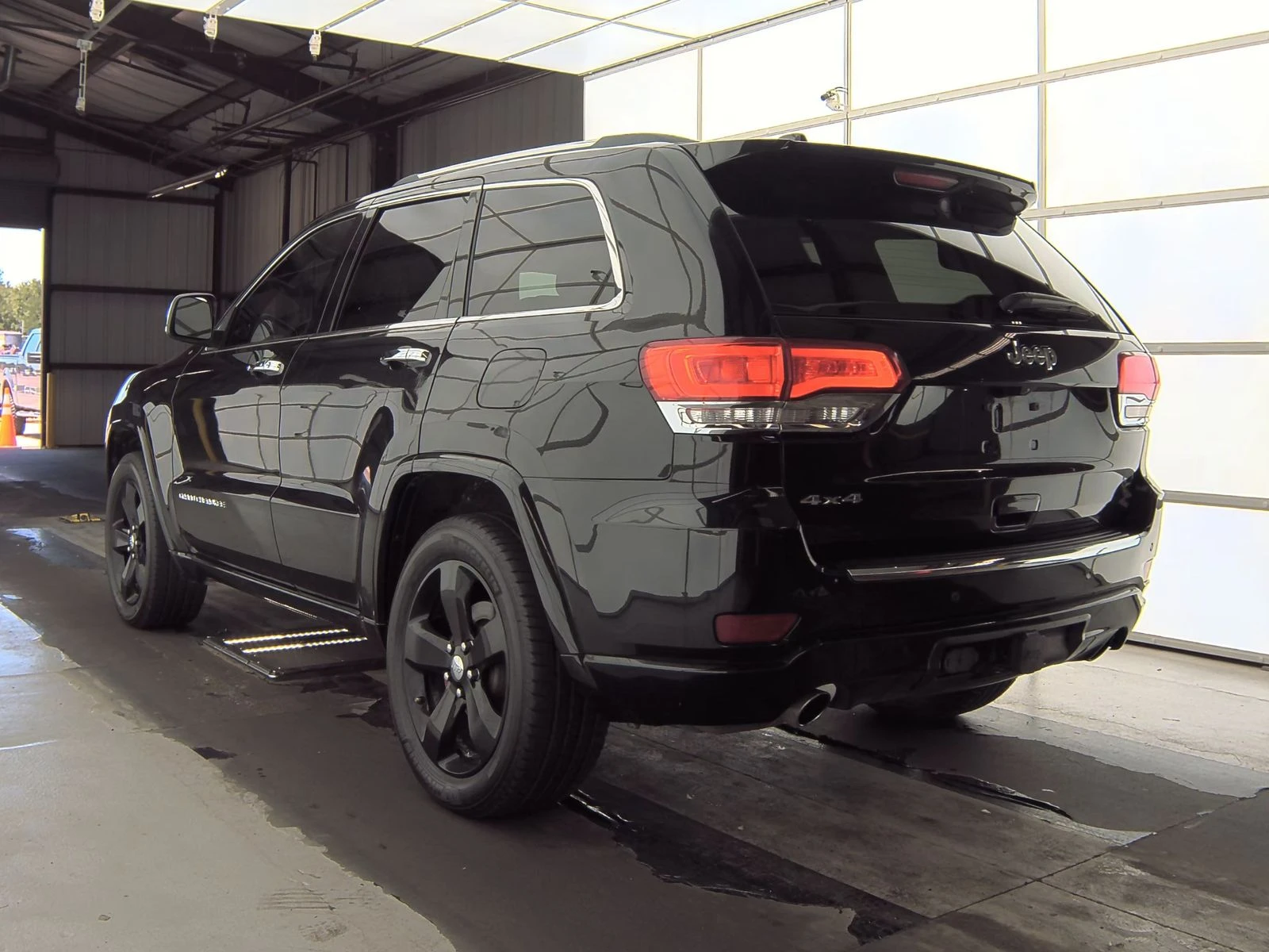 Jeep Grand cherokee OVERLAND 5.7L - изображение 6