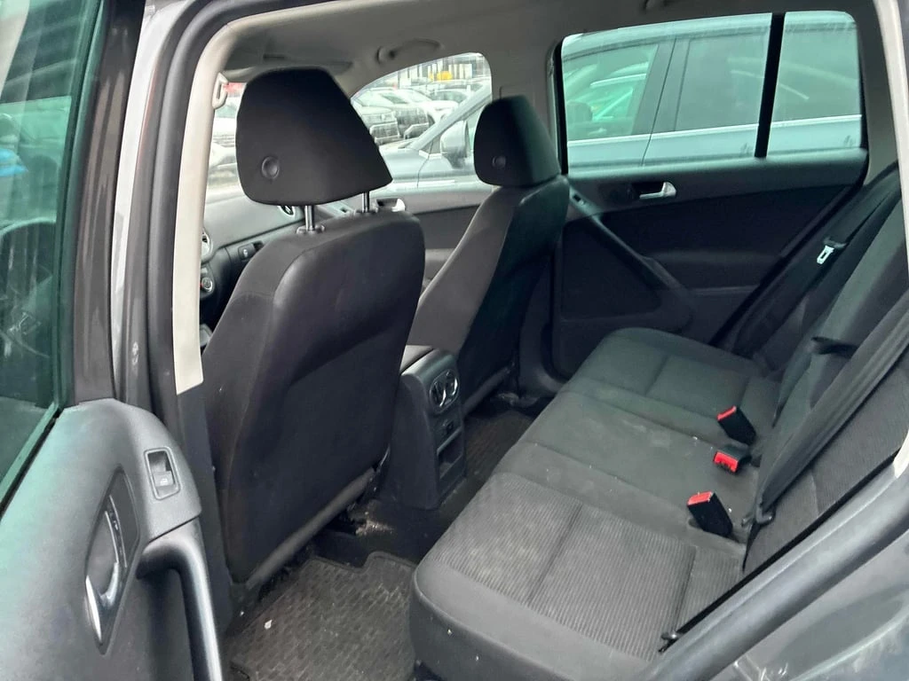 VW Tiguan * 2WD 4dr Auto * CARFAX * ��� ������������ ������ | Mobile.bg � ����������� 11