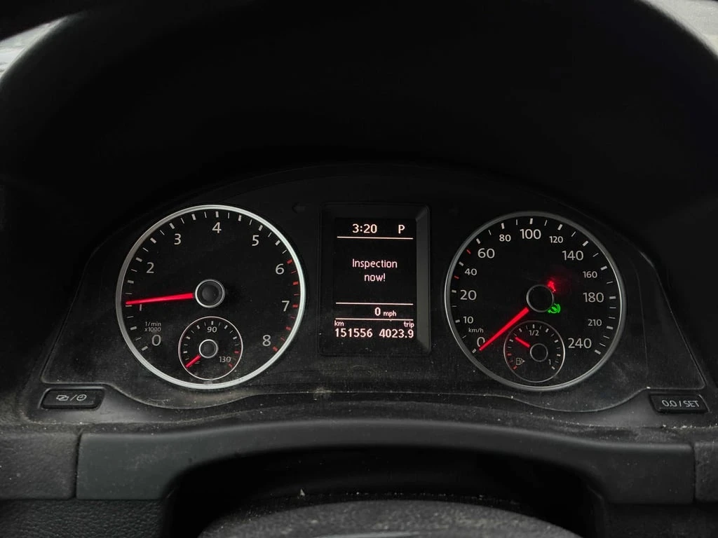 VW Tiguan * 2WD 4dr Auto * CARFAX * БЕЗ ПЪРВОНАЧАЛНА ВНОСКА - изображение 8