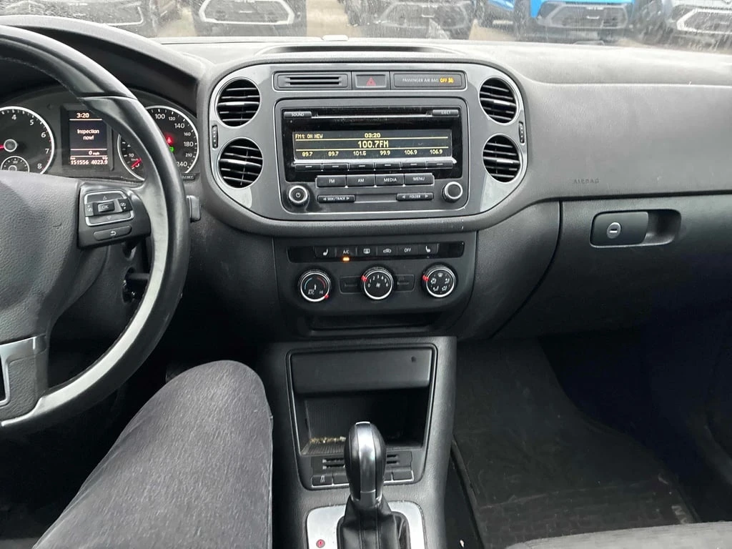 VW Tiguan * 2WD 4dr Auto * CARFAX * БЕЗ ПЪРВОНАЧАЛНА ВНОСКА - изображение 9