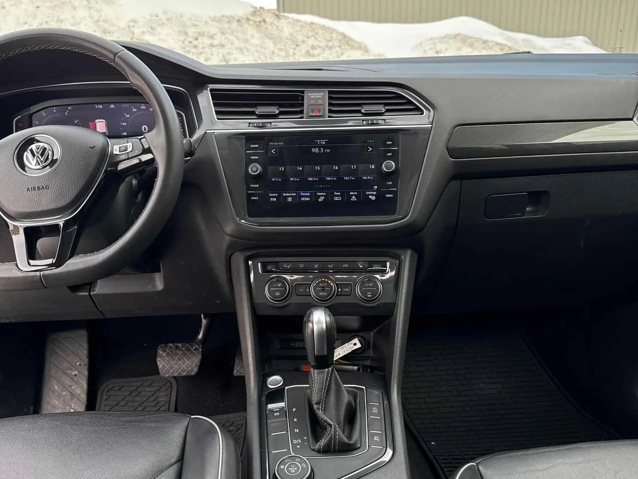 VW Tiguan * Highline * CARFAX * ЦЕНА ДО БГ, снимка 9 - Автомобили и джипове - 53738873