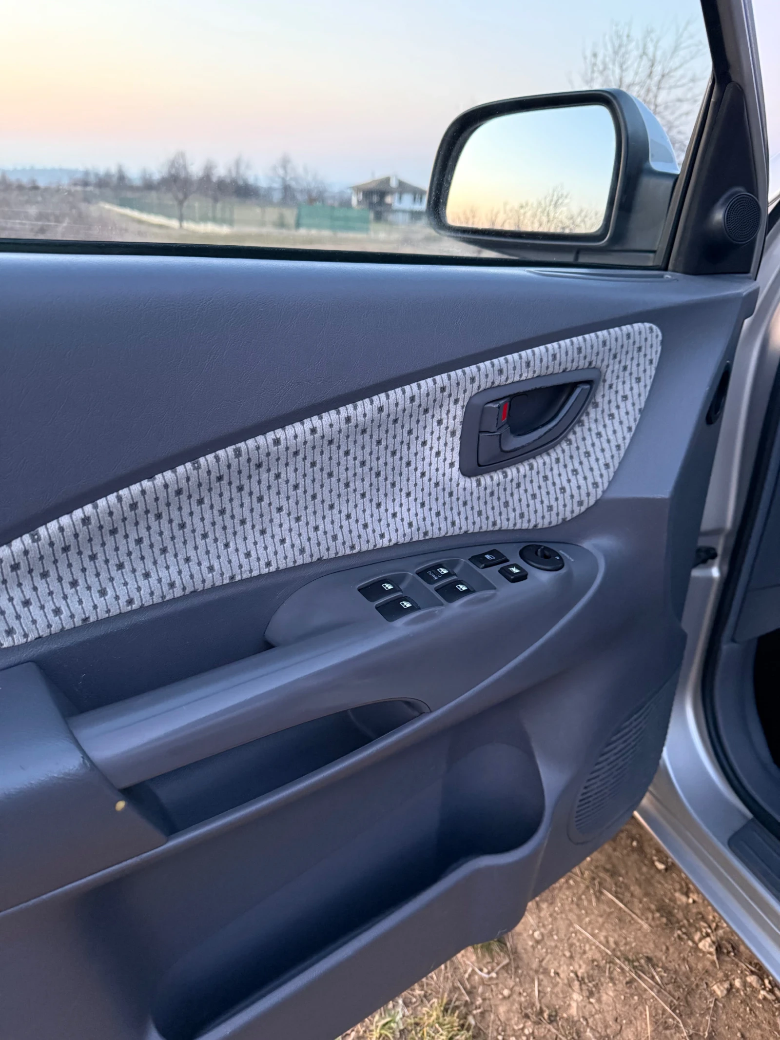 Hyundai Tucson 2.0 CRDI 4�4 ���������, ������ ������� | Mobile.bg � ����������� 12