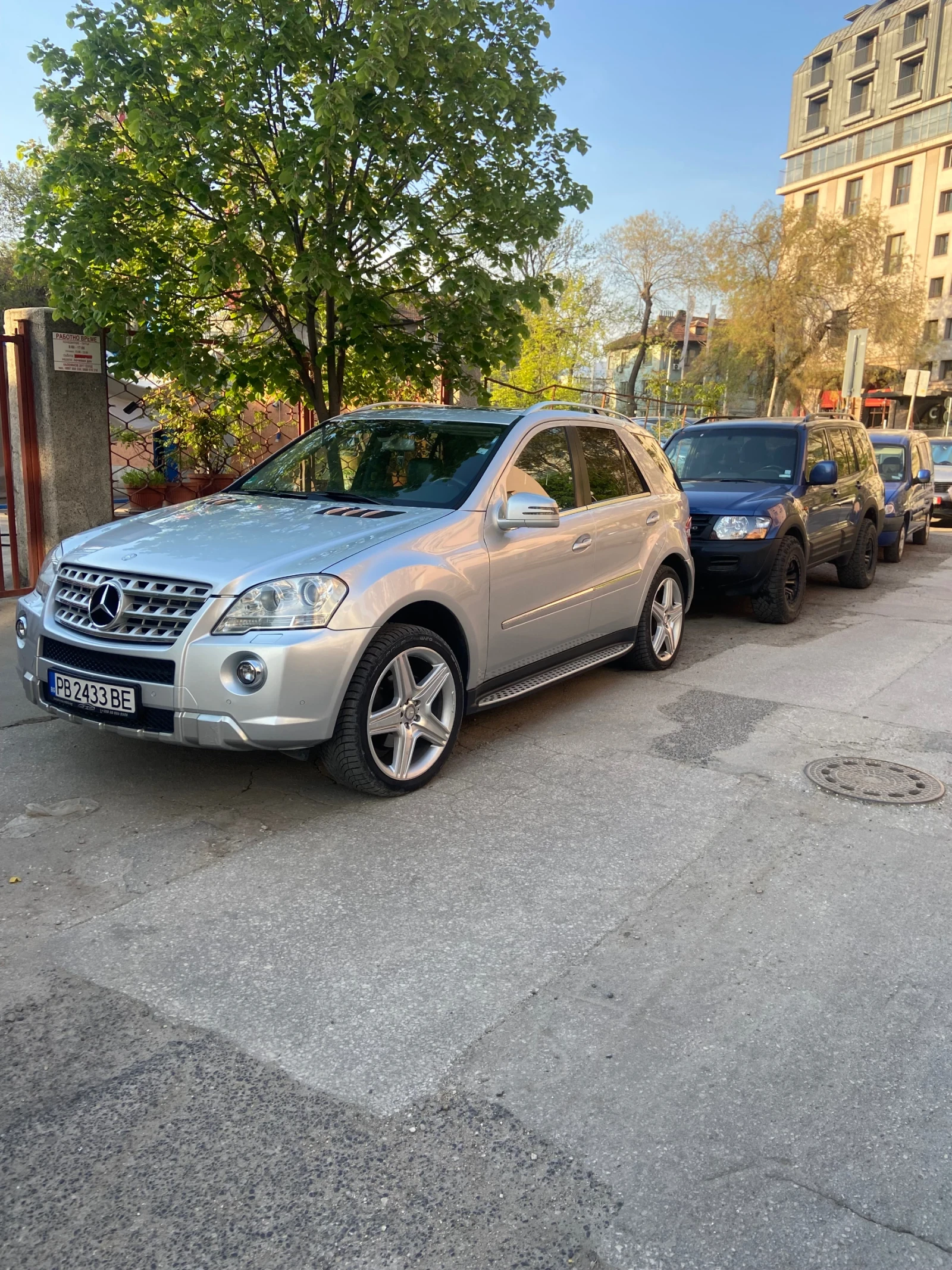 Mercedes-Benz ML 350 AMG пакет, снимка 3 - Автомобили и джипове - 54646587