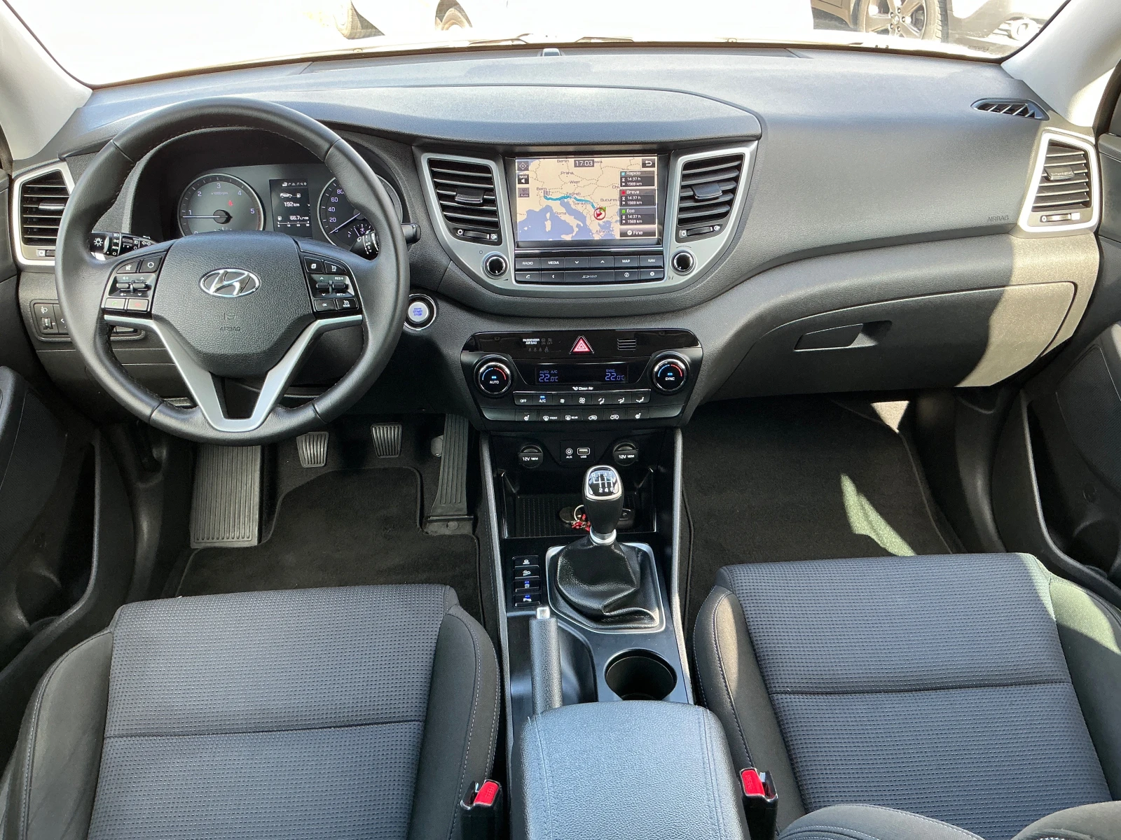 Hyundai Tucson 1.7 CRDI, снимка 11 - Автомобили и джипове - 55382778