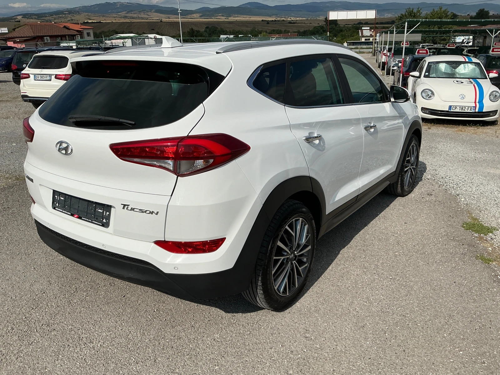 Hyundai Tucson 1.7 CRDI, снимка 8 - Автомобили и джипове - 55382778
