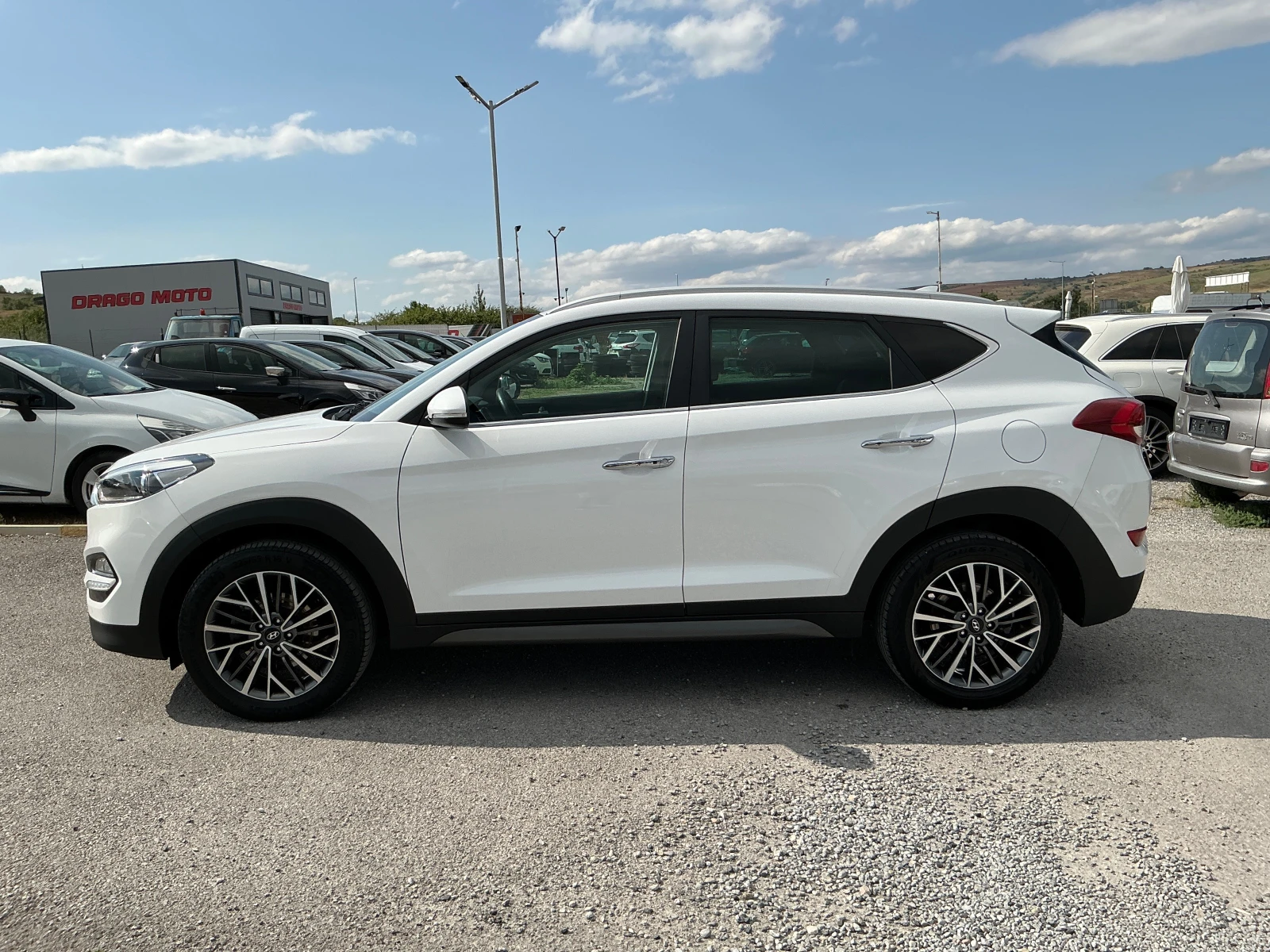 Hyundai Tucson 1.7 CRDI, снимка 5 - Автомобили и джипове - 55382778
