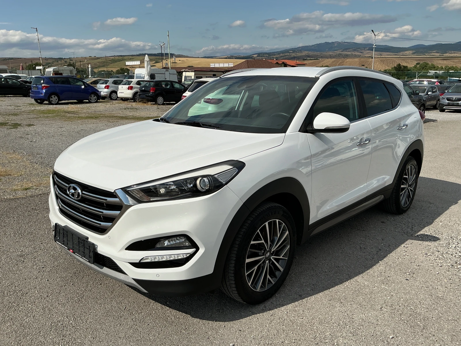 Hyundai Tucson 1.7 CRDI, снимка 3 - Автомобили и джипове - 55382778