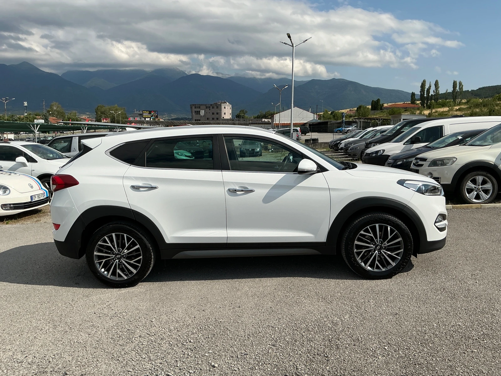 Hyundai Tucson 1.7 CRDI, снимка 4 - Автомобили и джипове - 55382778