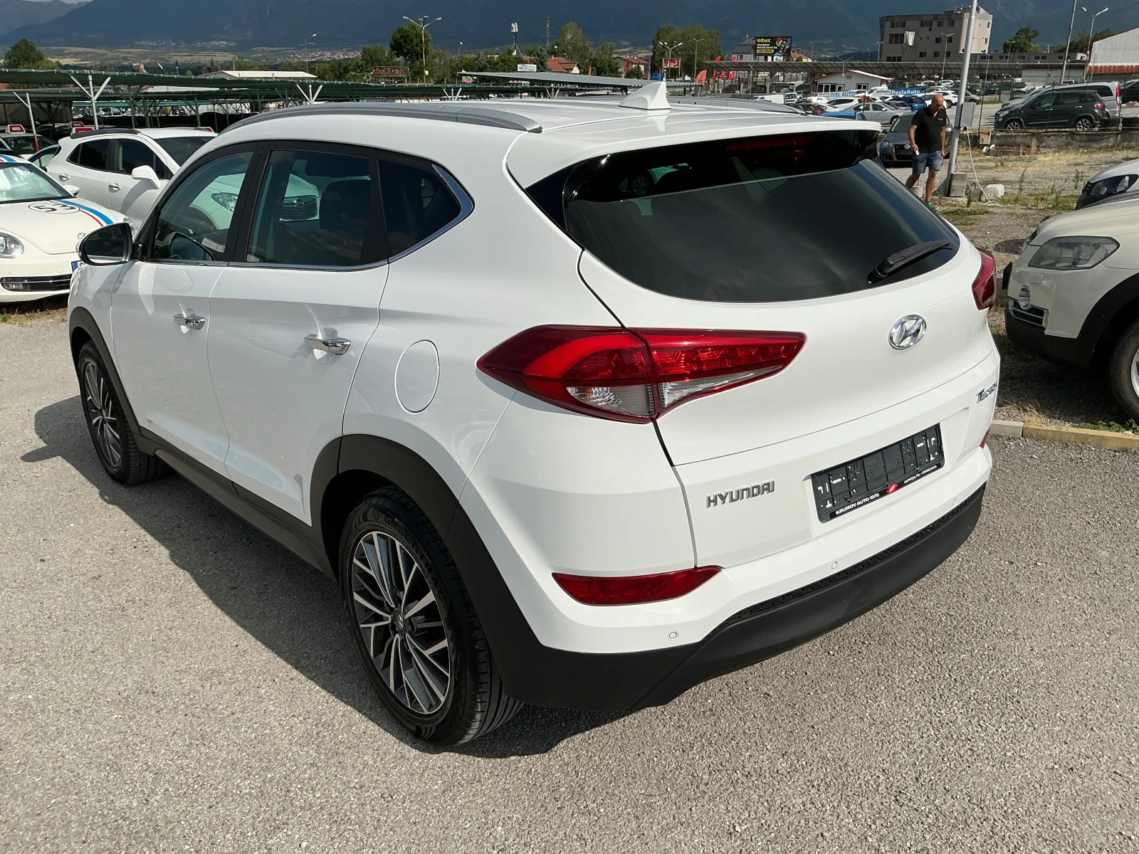 Hyundai Tucson 1.7 CRDI, снимка 6 - Автомобили и джипове - 55382778