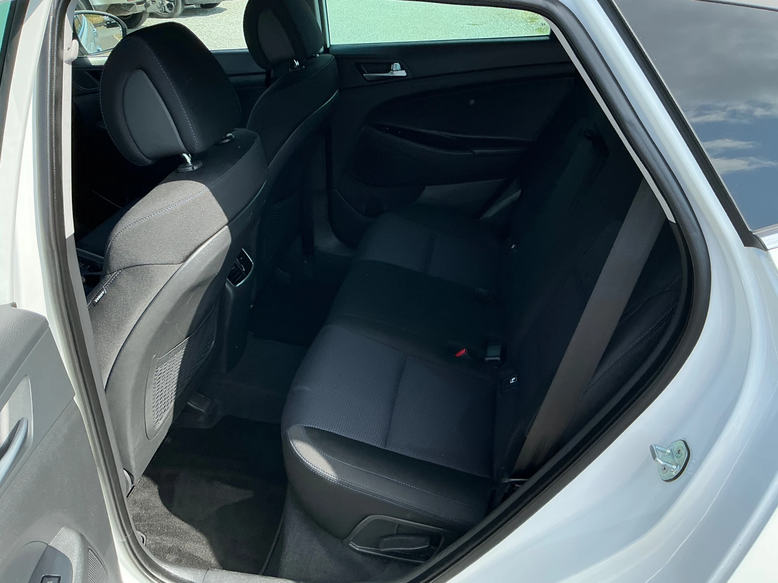 Hyundai Tucson 1.7 CRDI, снимка 14 - Автомобили и джипове - 55382778