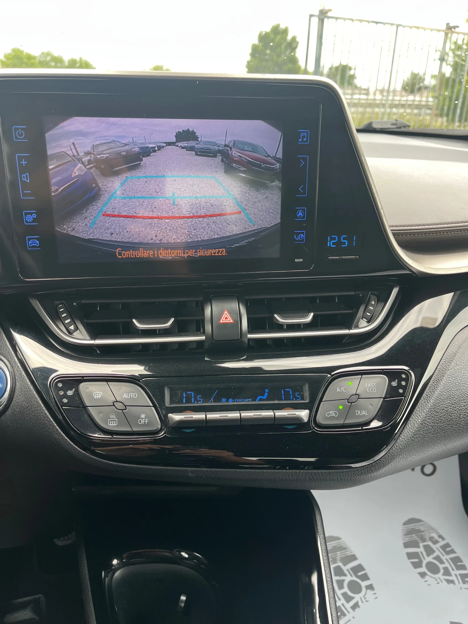 Toyota C-HR 1.8 Hybrid Lounge, снимка 7 - Автомобили и джипове - 55431576