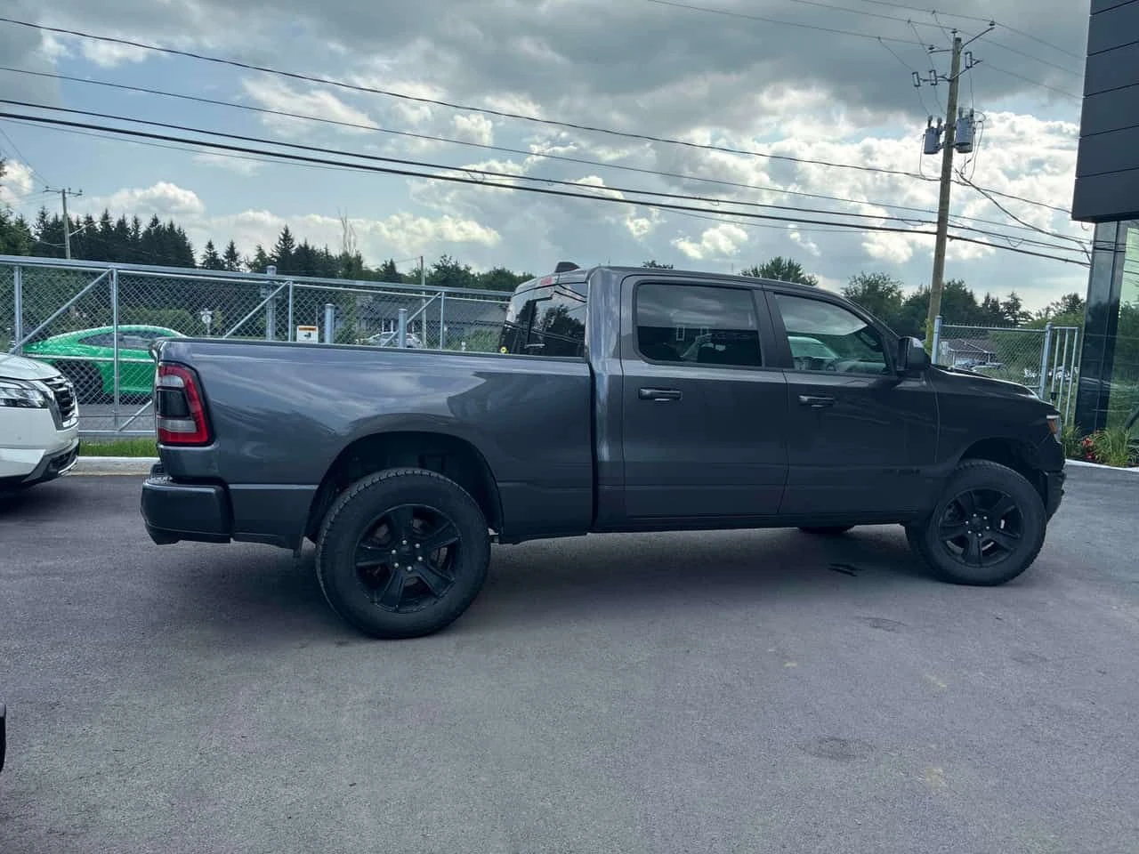 Dodge RAM 1500 Sport | CARFAX | БЕЗ ИНЦИДЕНТИ | ДВА КЛЮЧА, снимка 3 - Автомобили и джипове - 55514144