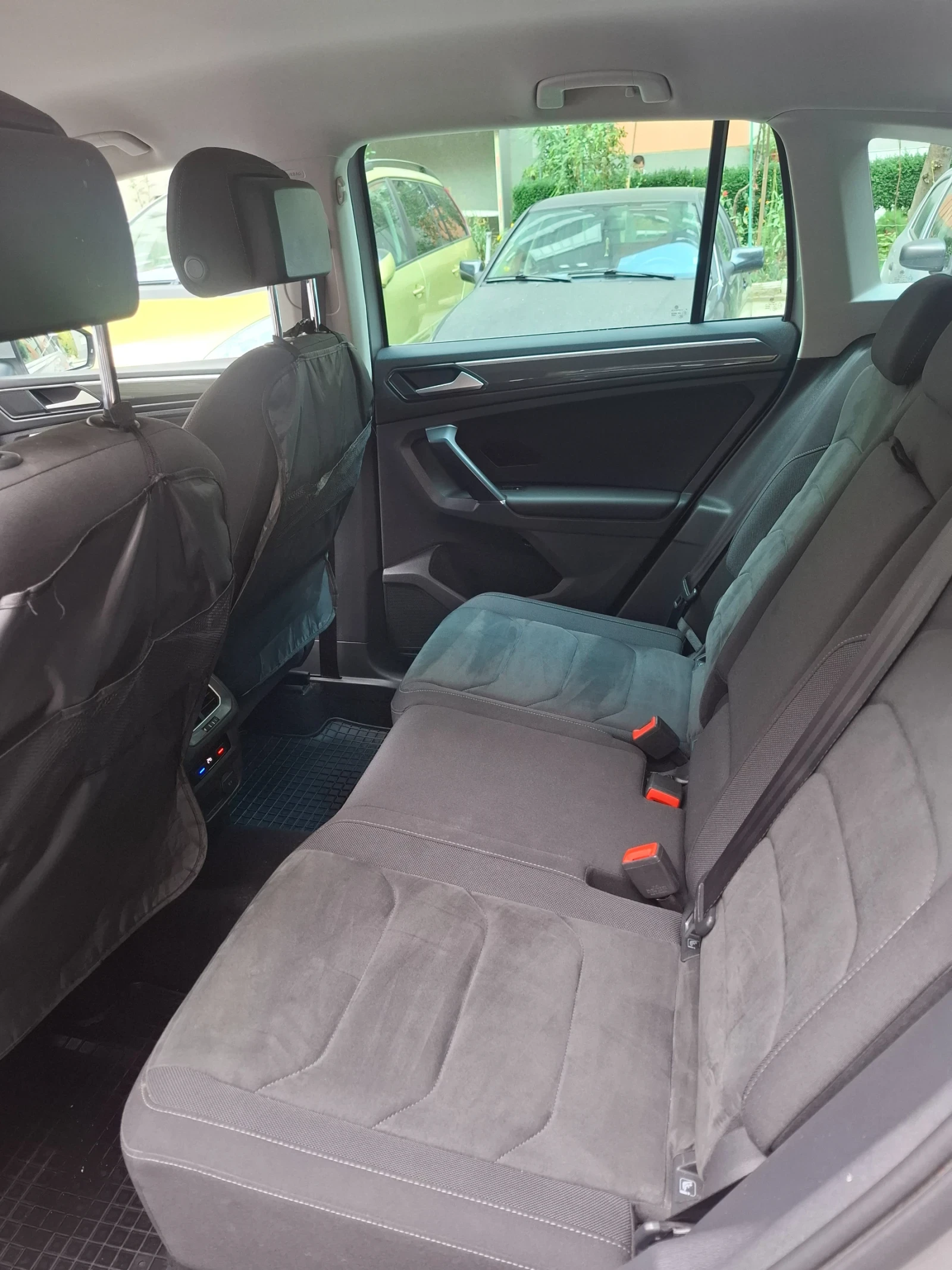VW Tiguan 2.0, снимка 10 - Автомобили и джипове - 56485532