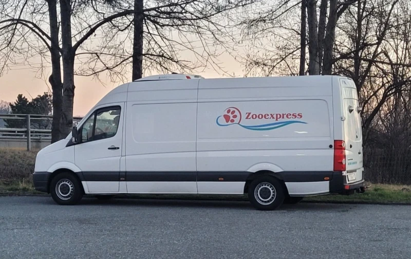 VW Crafter Легло, Темпомат, Климатик , снимка 2 - Бусове и автобуси - 52953737