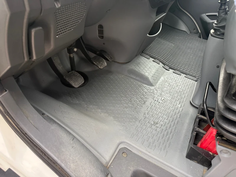 Iveco Daily 35C14 3.0HPI до 3.5т. 4.10м. 158000км!, снимка 15 - Бусове и автобуси - 53176899