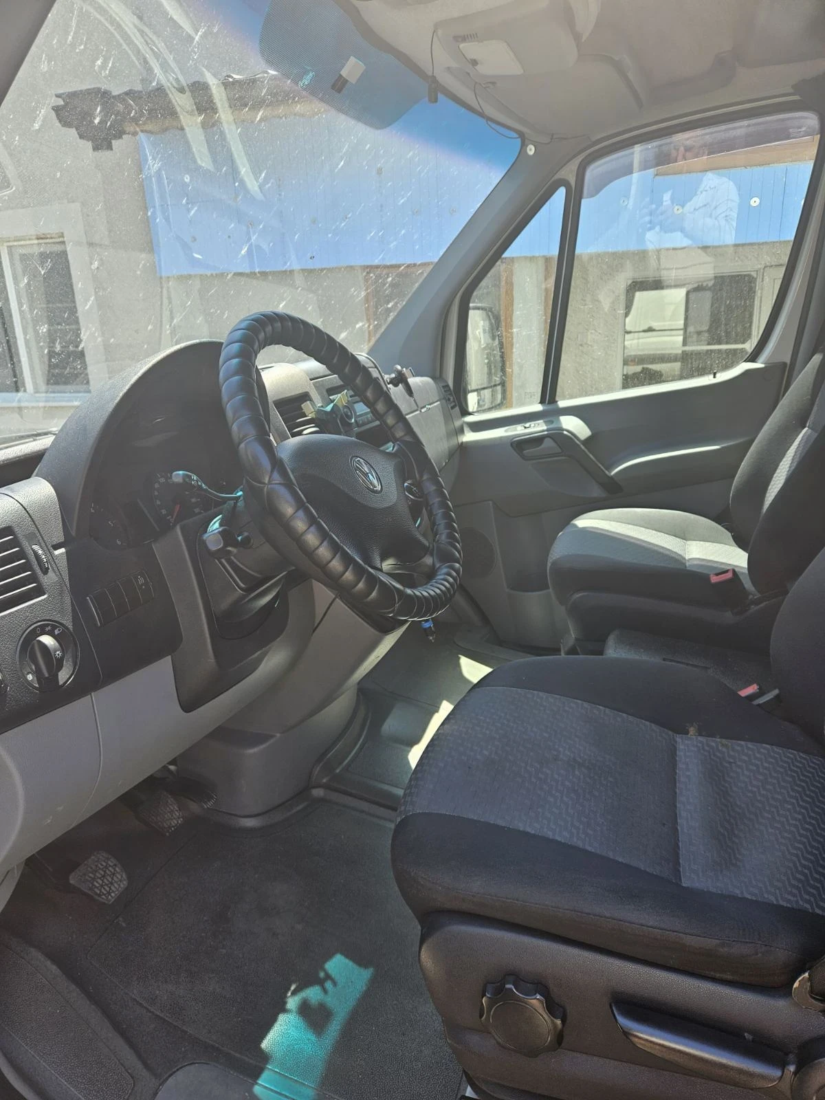 VW Crafter Легло, Темпомат, Климатик  - изображение 9