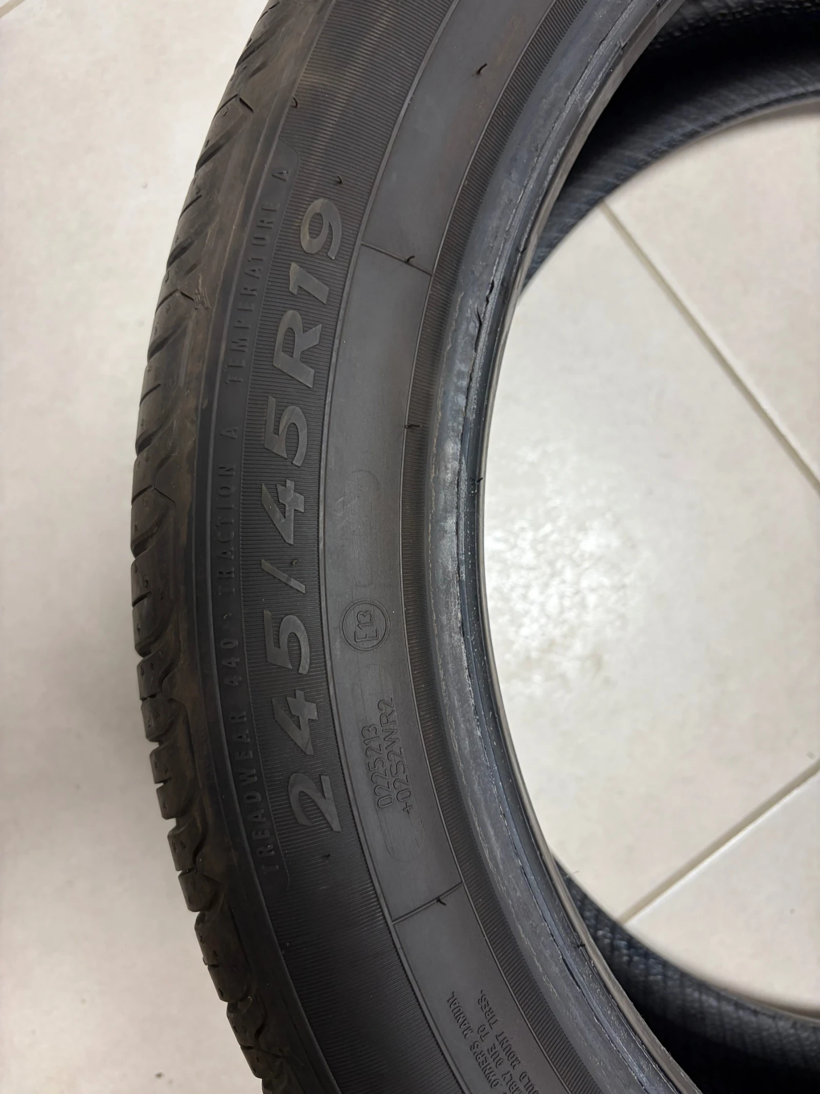 Гуми Летни 245/45R19, снимка 3 - Гуми и джанти - 55332197