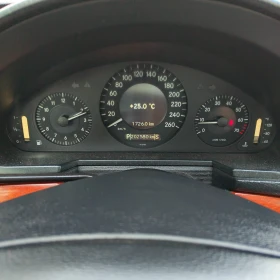 Mercedes-Benz E 200, снимка 4