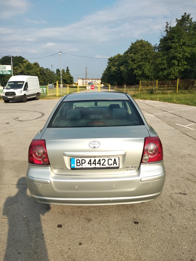 Toyota Avensis 2.2 D4D, снимка 5 - Автомобили и джипове - 41568087