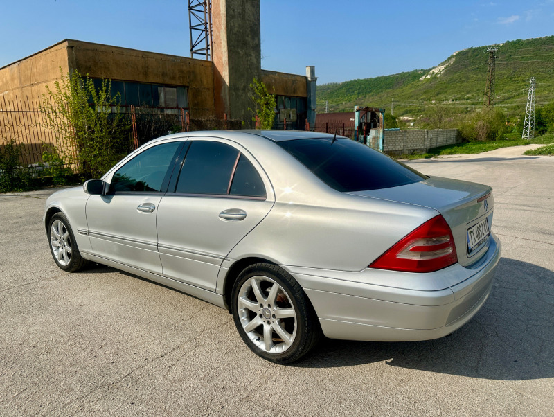 Mercedes-Benz C 220, снимка 5 - Автомобили и джипове - 46316946