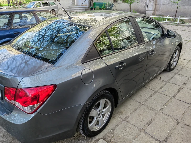 Chevrolet Cruze, снимка 2 - Автомобили и джипове - 46813920