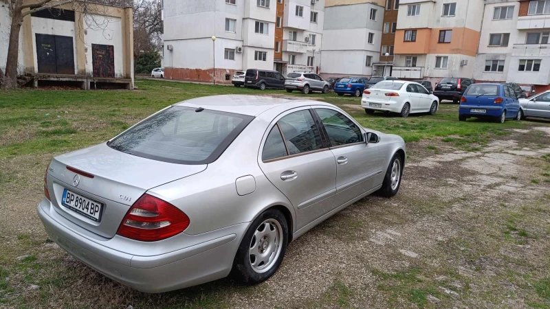 Mercedes-Benz E 220 ЕЛЕГАНС, снимка 5 - Автомобили и джипове - 52649612