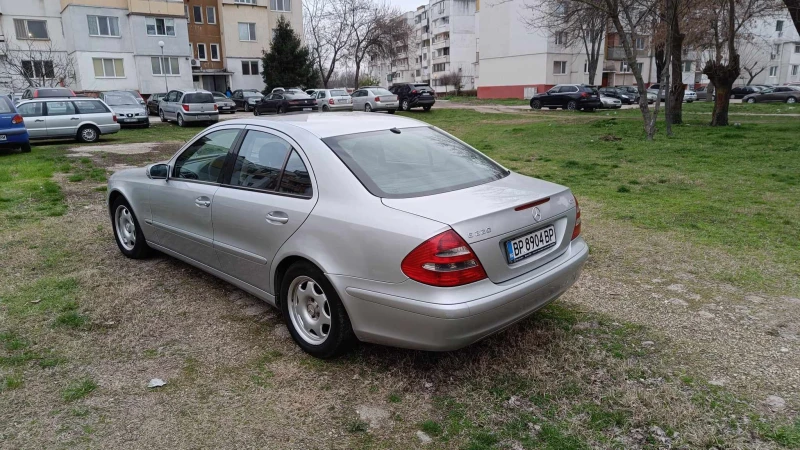 Mercedes-Benz E 220 ЕЛЕГАНС, снимка 2 - Автомобили и джипове - 52649612