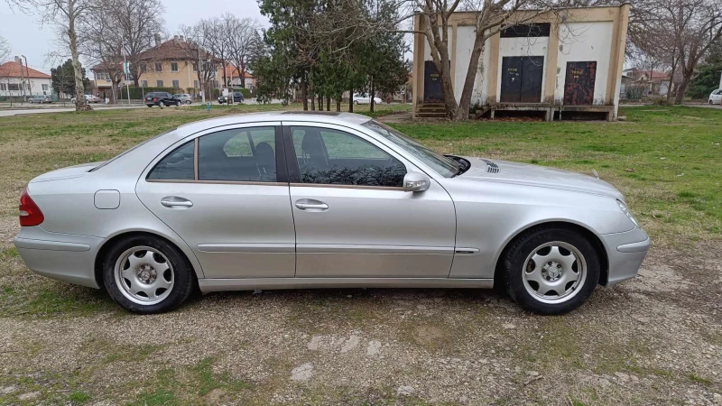 Mercedes-Benz E 220 ЕЛЕГАНС, снимка 8 - Автомобили и джипове - 52649612