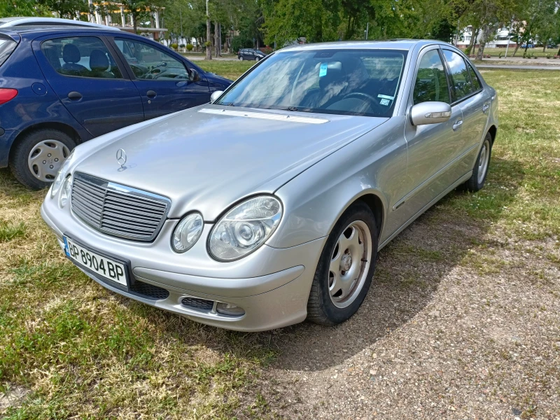 Mercedes-Benz E 220 ЕЛЕГАНС, снимка 3 - Автомобили и джипове - 52649612