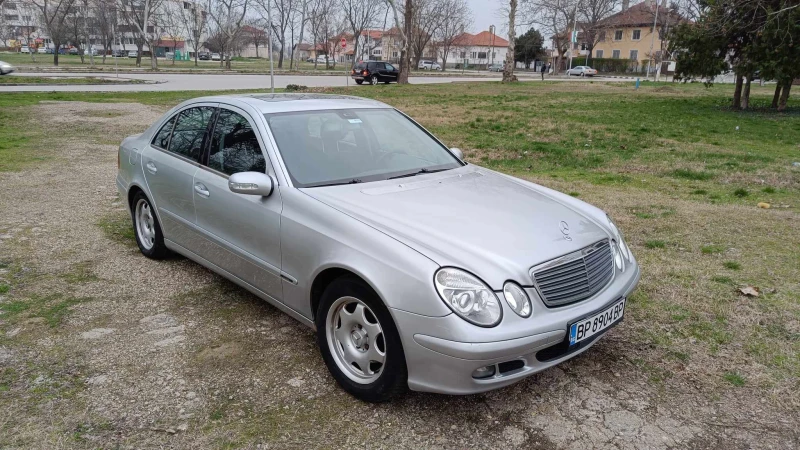 Mercedes-Benz E 220 ЕЛЕГАНС, снимка 4 - Автомобили и джипове - 52649612
