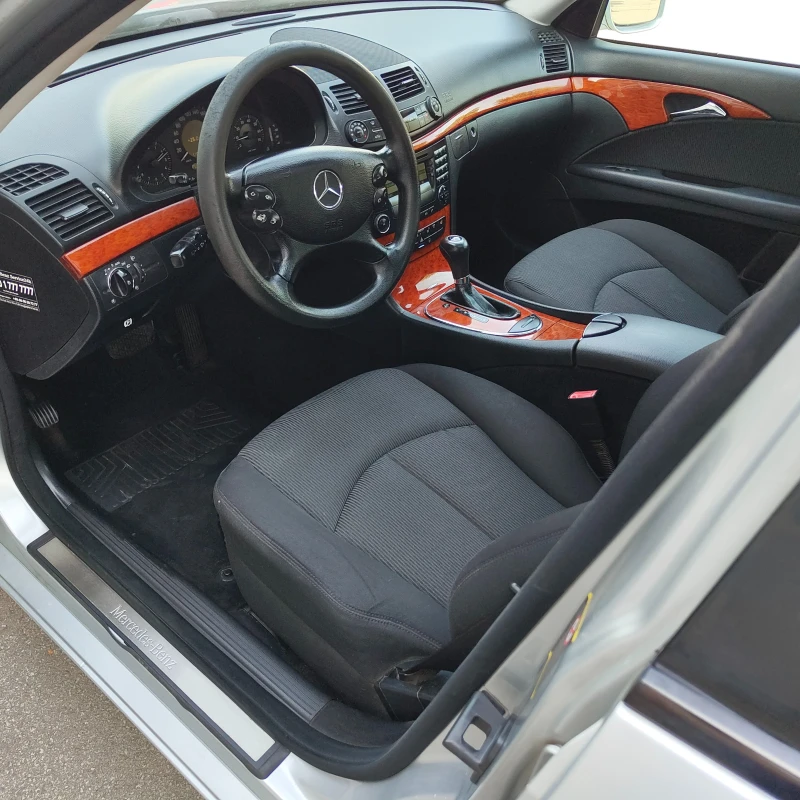 Mercedes-Benz E 200, снимка 5 - Автомобили и джипове - 52368457