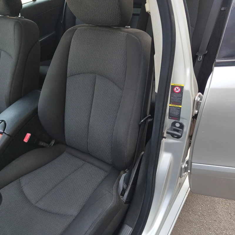 Mercedes-Benz E 200, снимка 9 - Автомобили и джипове - 52368457