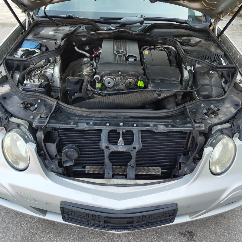 Mercedes-Benz E 200, снимка 15 - Автомобили и джипове - 52368457