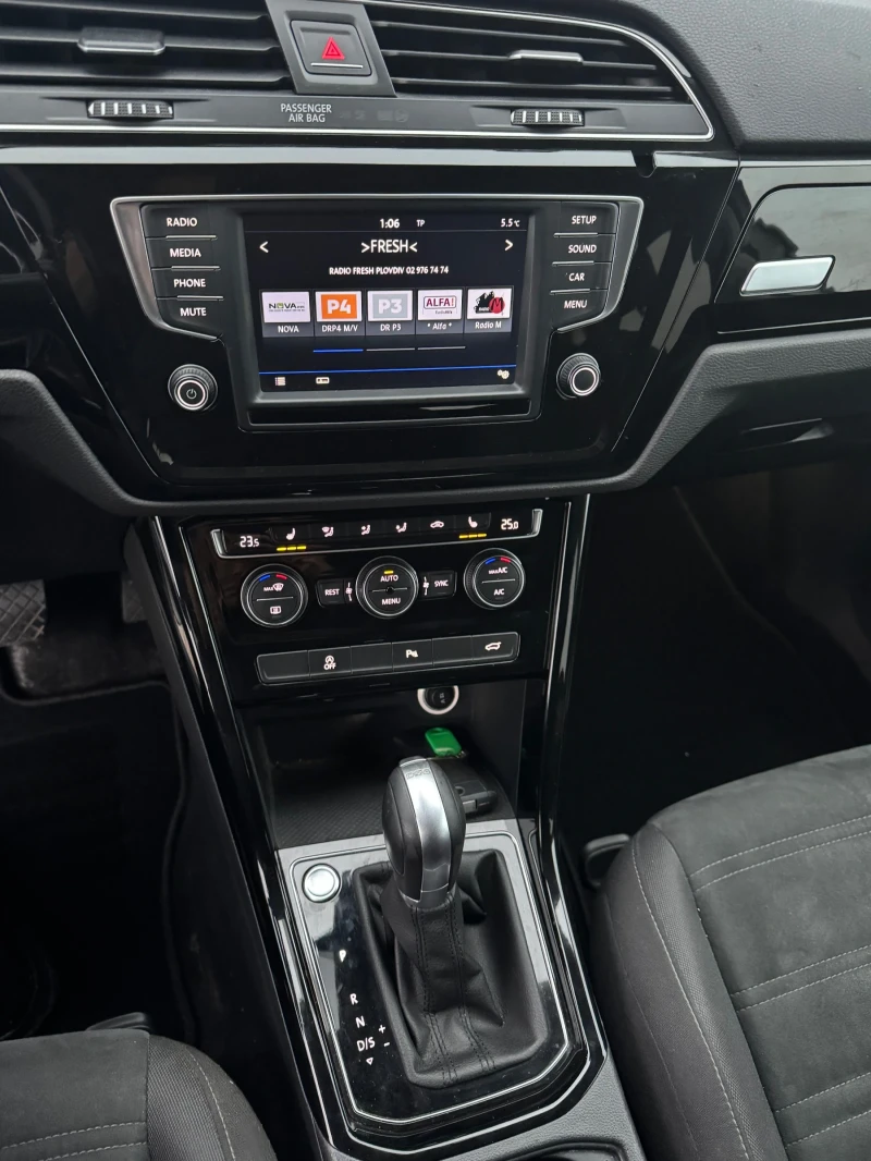 VW Touran 2.0TDI 190к.с., снимка 9 - Автомобили и джипове - 52892604