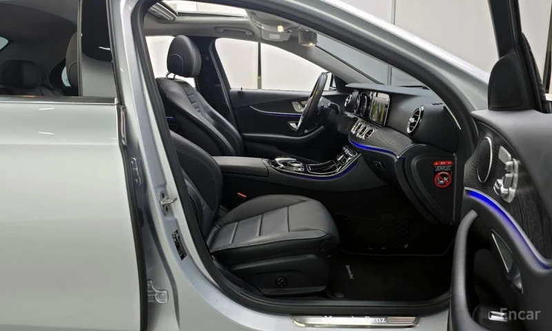 Mercedes-Benz E 220, снимка 10 - Автомобили и джипове - 53308277