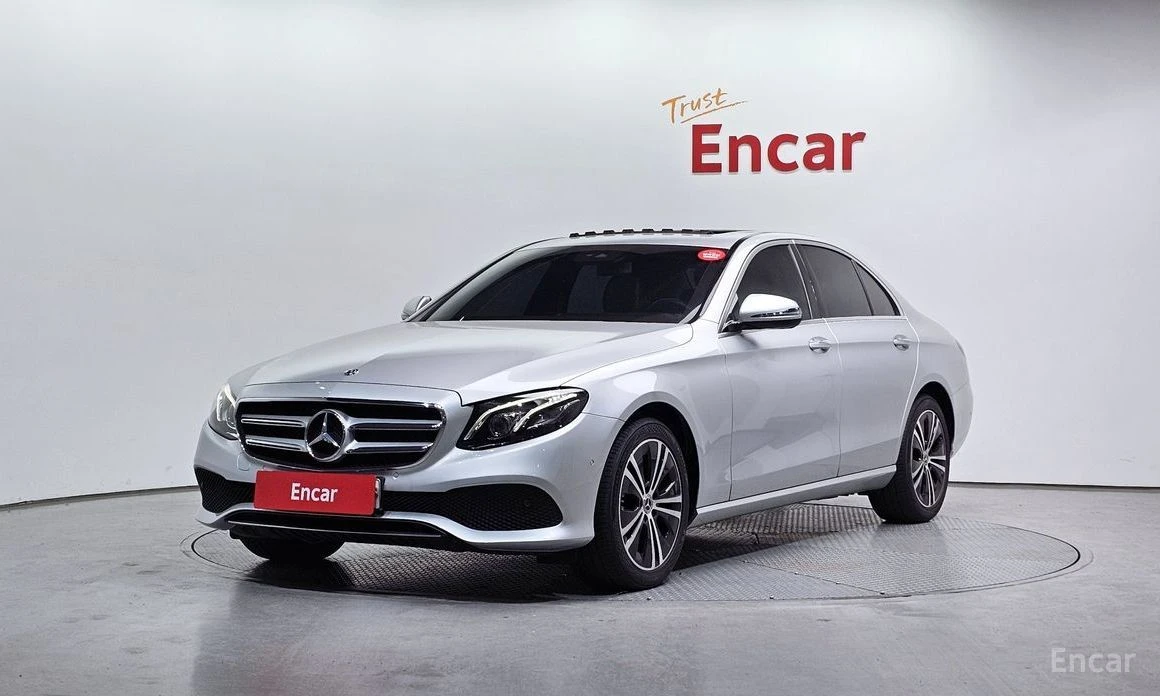 Mercedes-Benz E 220, снимка 1