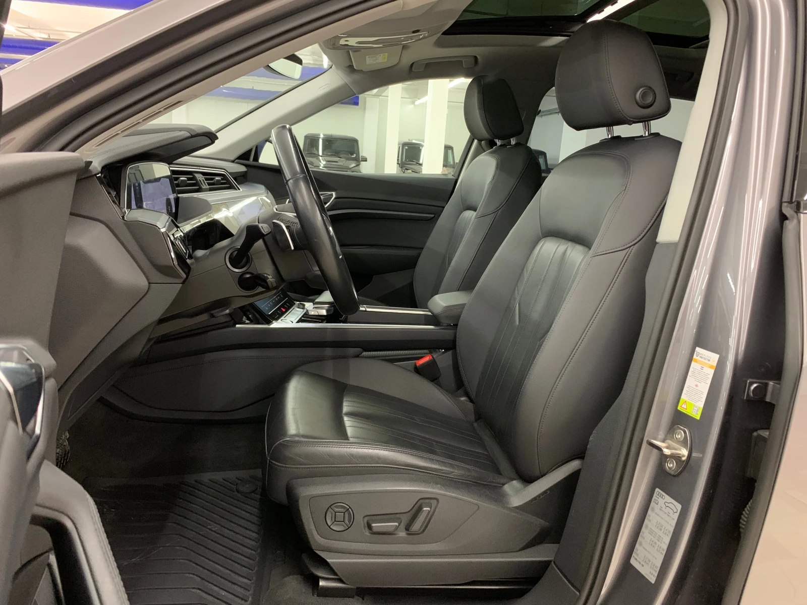 Audi E-Tron 50 Quattro S-line #PANORAMA#PODGREV#MEMORY#DIS#CAM - изображение 8