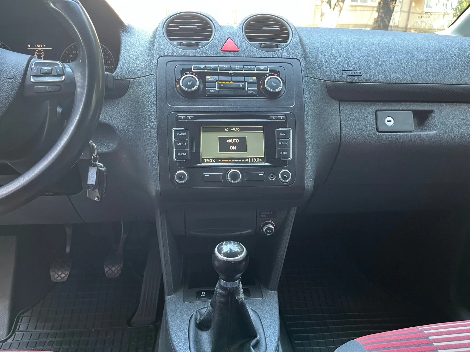 VW Caddy 1.6 bifuel Maxi фабрична газ 7 места | Mobile.bg — изображение 14