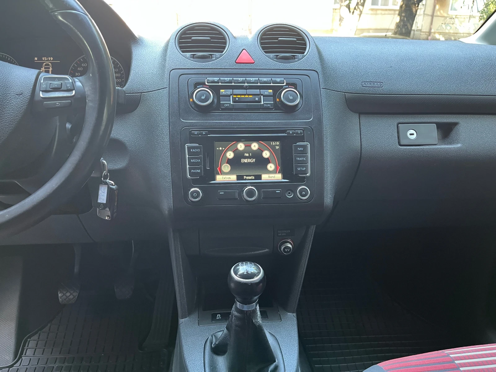 VW Caddy 1.6 bifuel Maxi фабрична газ 7 места | Mobile.bg — изображение 13