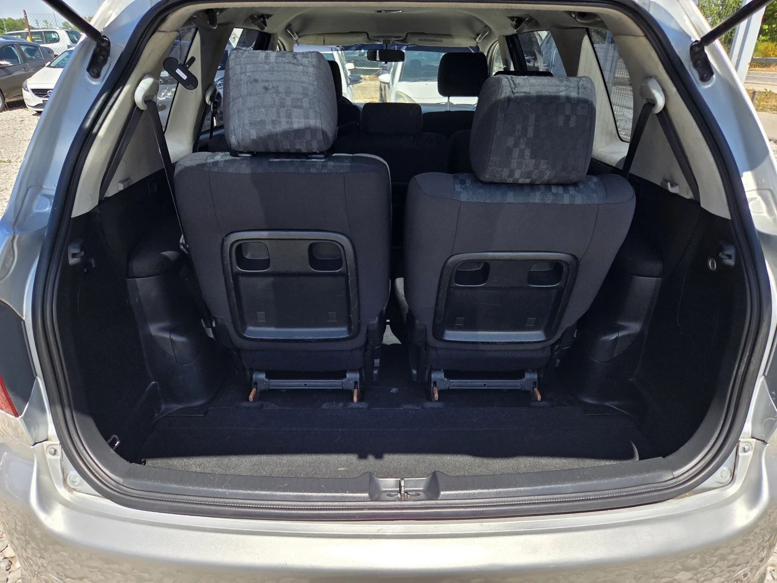 Toyota Avensis verso 2.0 D4D * Italy*  - изображение 8