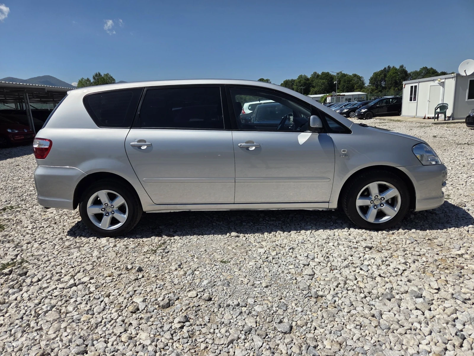 Toyota Avensis verso 2.0 D4D * Italy*  - изображение 4