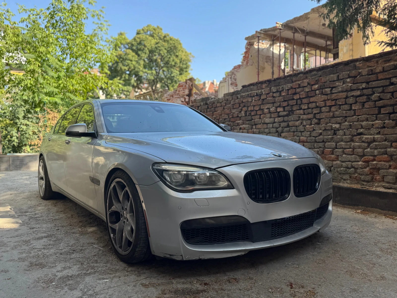 BMW 750 Li xDrive - изображение 3