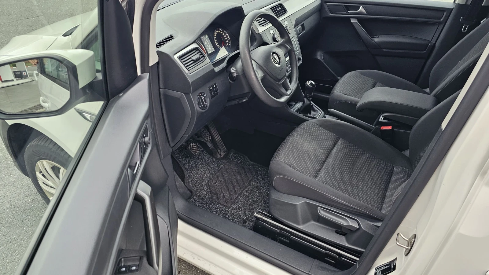 VW Caddy XXL - 7 места БЕНЗИН-МЕТАН - изображение 7