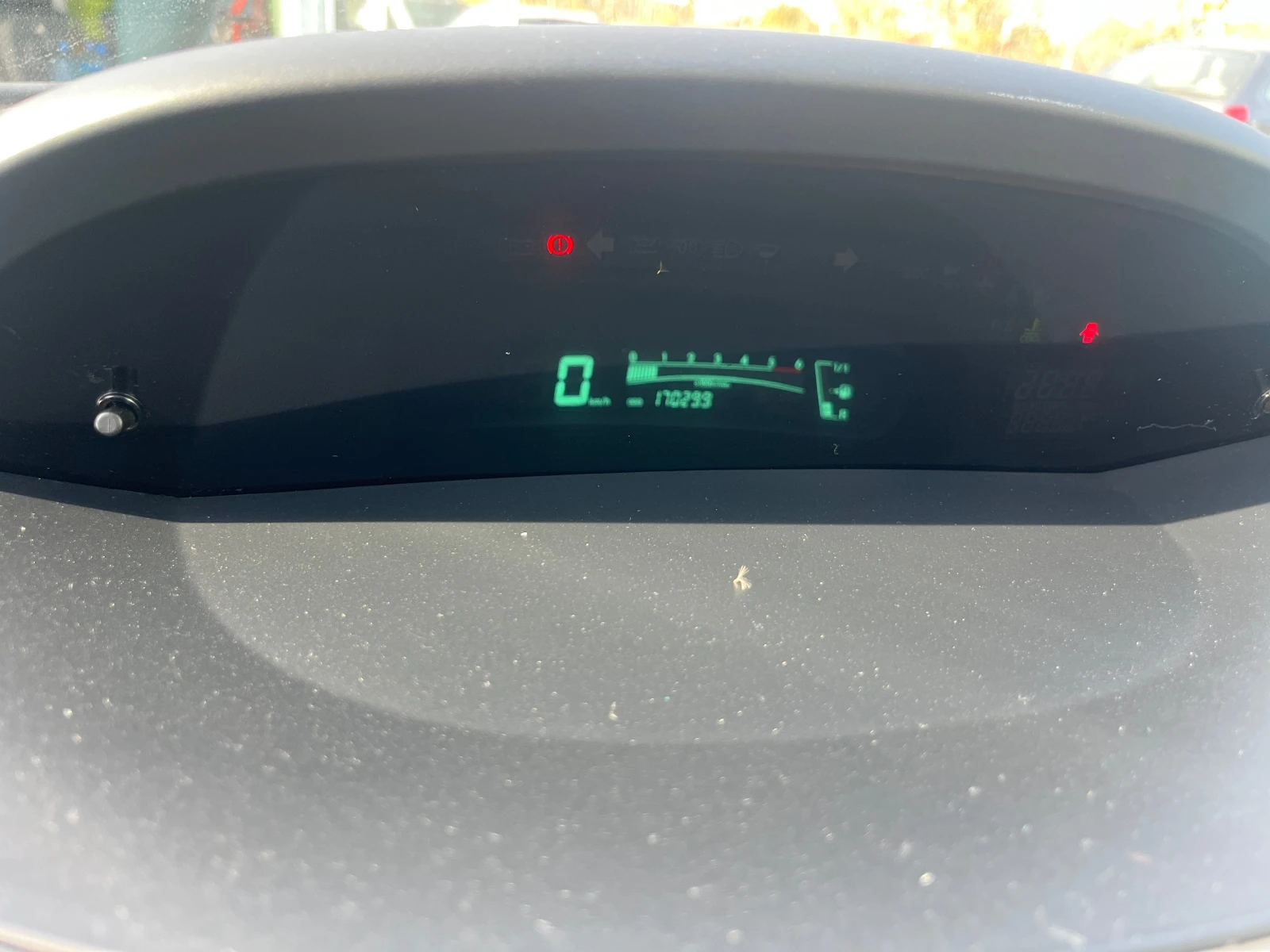 Toyota Yaris 1.4 ДИЗЕЛ - изображение 9