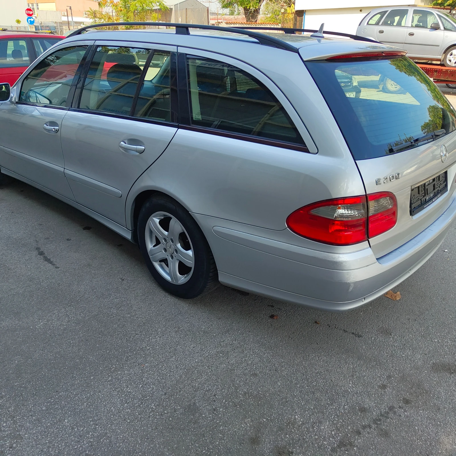 Mercedes-Benz E 200  - изображение 10