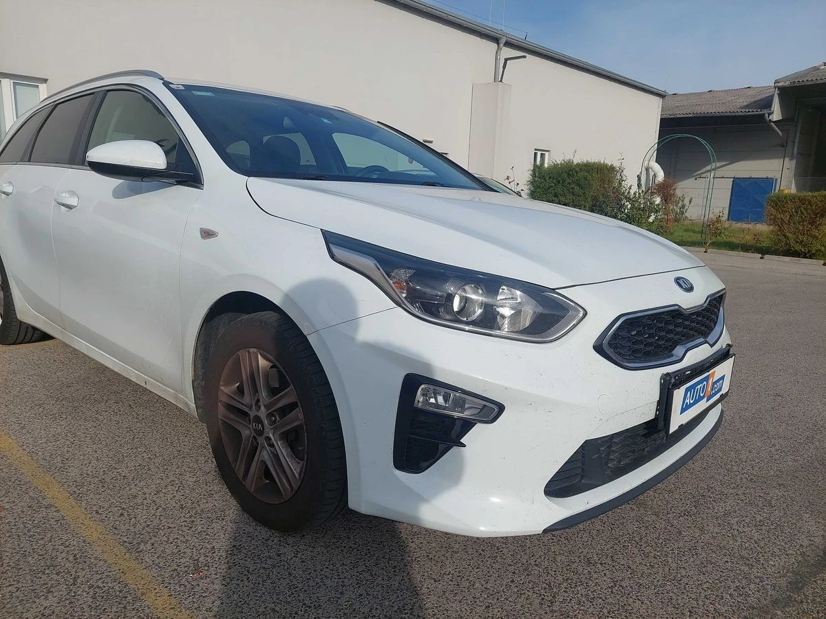 Kia Ceed * 1.6 CRDi Silber* АВТОФИНАНСИРАНЕ*  - изображение 2