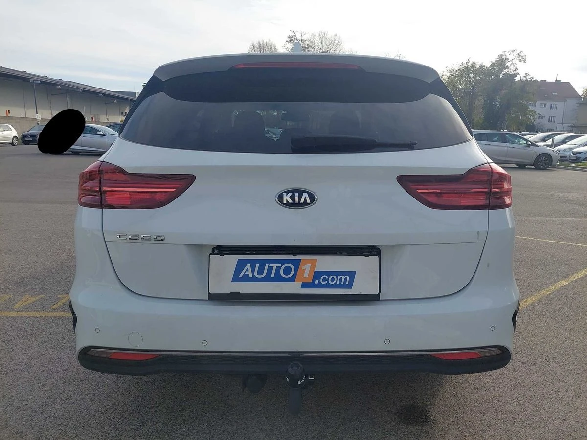Kia Ceed * 1.6 CRDi Silber* АВТОФИНАНСИРАНЕ*  - изображение 5