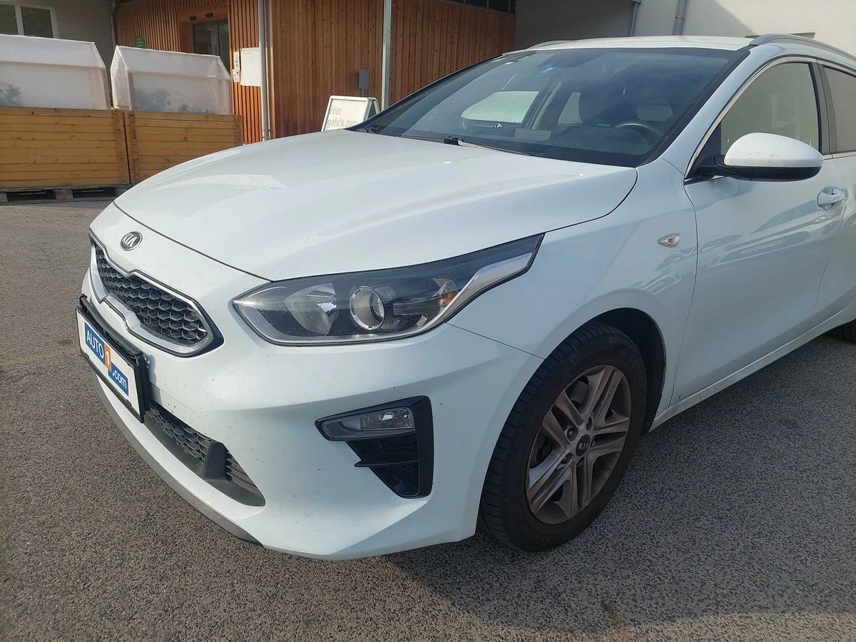 Kia Ceed * 1.6 CRDi Silber* АВТОФИНАНСИРАНЕ*  - изображение 7